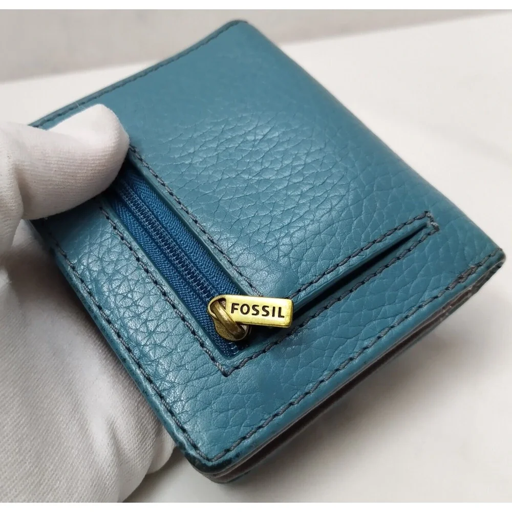 Fossil Blue Leather Credit Card ID Window Bifold Square Wallet